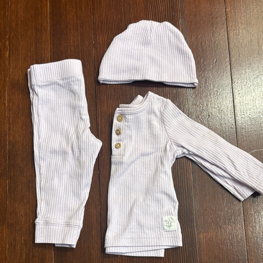 Carter’s Lilac Ribbed Baby Outfit Set